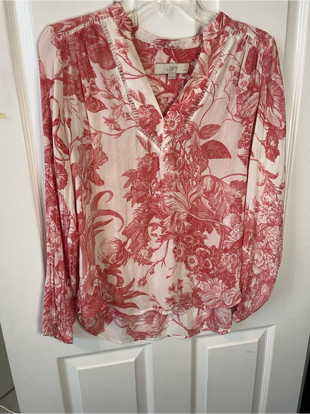 LOFT Floral V-Neck Long Sleeve Blouse - Pink/White petite medium